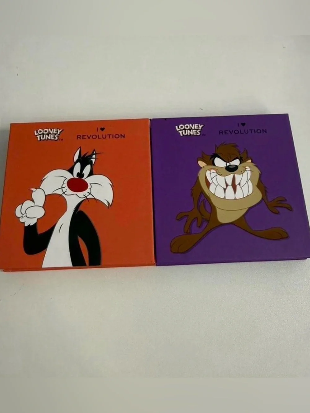 I Heart Revolution x Looney Tunes Eyeshadow Palette - Orange & Purple